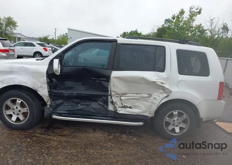 2011 Honda Pilot Touring z USA, uszkodzony, nr VIN 5FNYF3H97BB017839